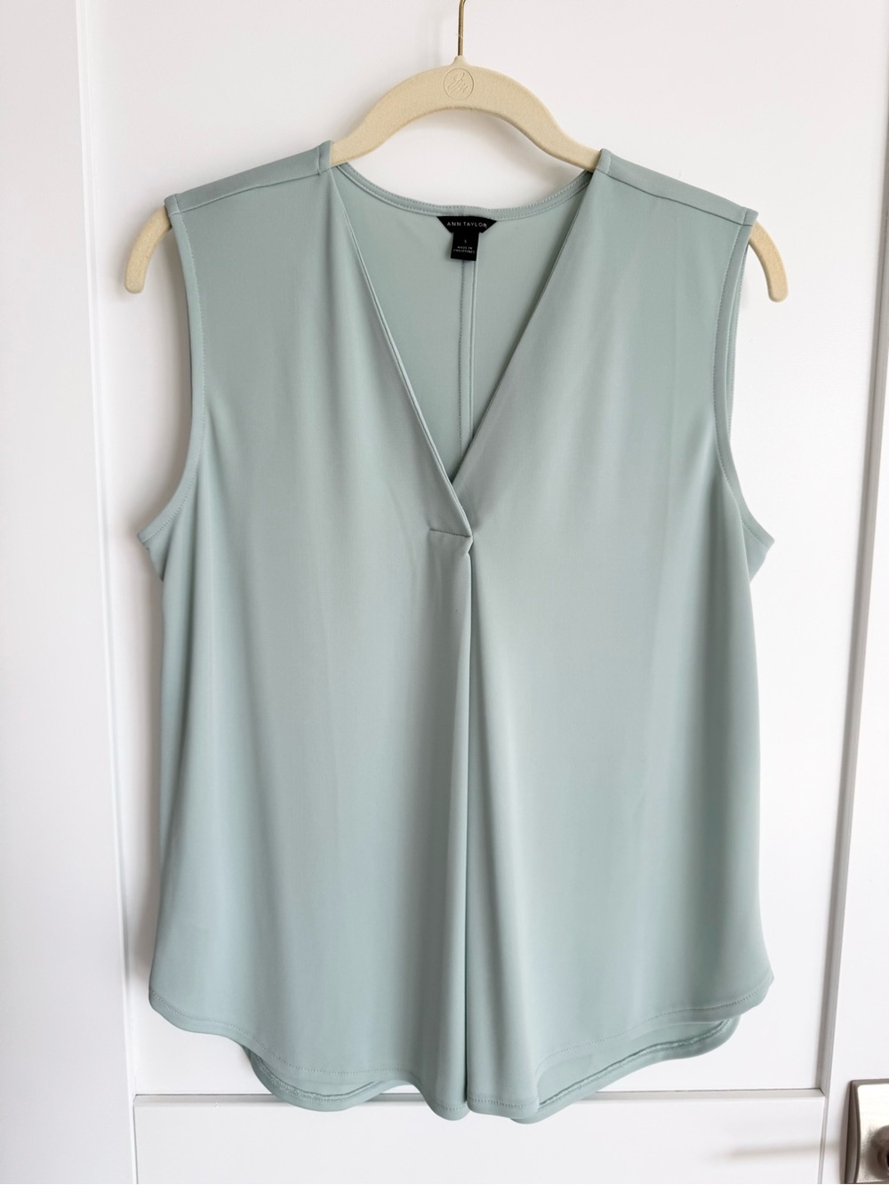 Ann Taylor Sleeveless V-Neck Camisole - Light Sage
